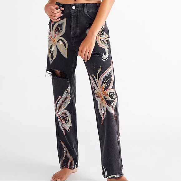 $168 We the Free 24 Butterfly Embroidery Boyfriend-style Jeans Free People Denim - Picture 1 of 5
